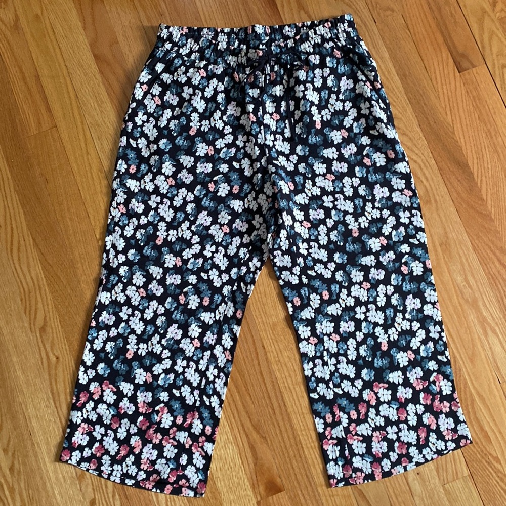 LOFT petite fluid, wide leg crop pants with functional pockets and drawstring